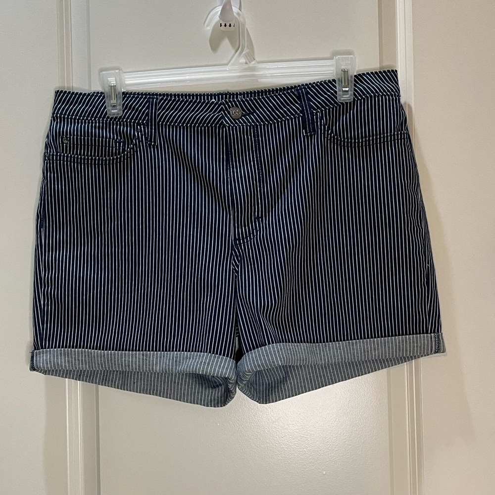 Lee Midrise Shorts Navy & White Railroad Stripe Cotton Stretch Cuffed Hem Sz 18